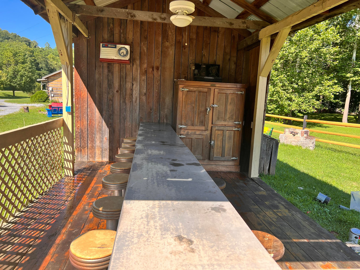 Retro seating area outdoor bar & grill at Appalachian Cabins Lodging Seneca Rocks