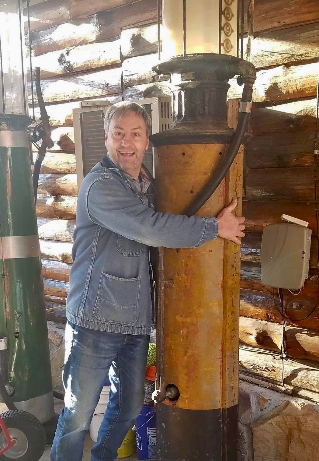 American Pickers visited Appalachian Cabins to see our vintage gas station retro memorabilia 